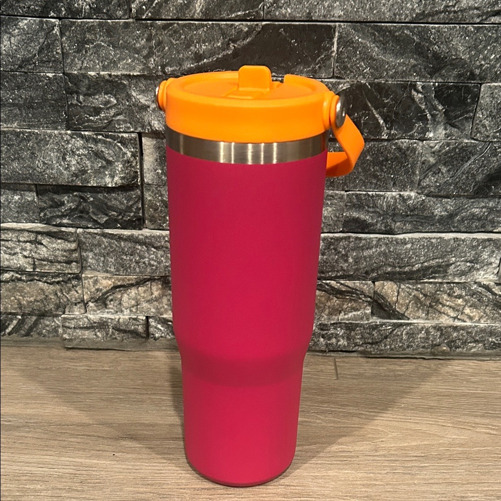 NWOT Jessica‎ Simpson 30 oz. Pink and Orange Tumbler with Lid